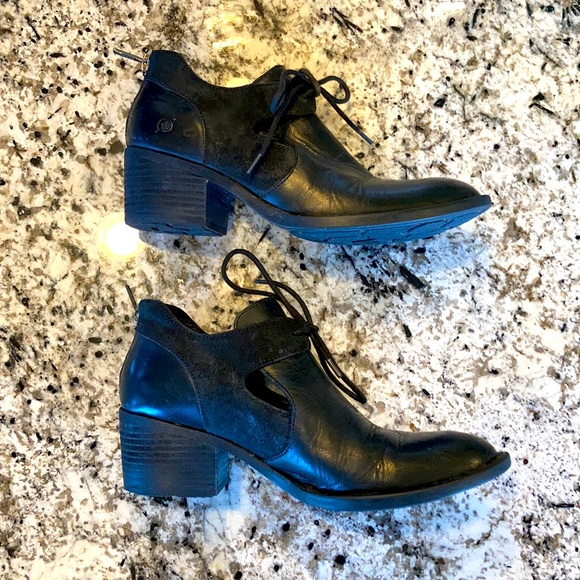 Born Celia Cut-Out Bootie 8 - Picture 4 of 8